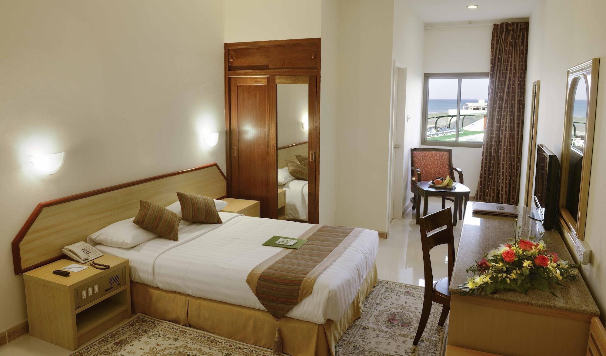 Resort Sur Beach Holiday Екстериор снимка