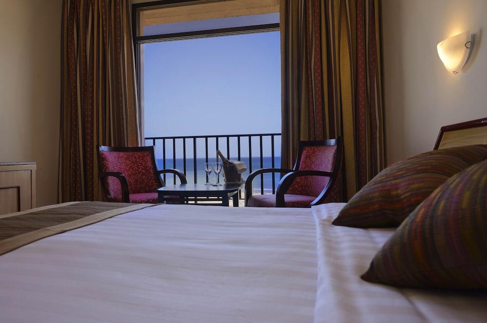 Resort Sur Beach Holiday Екстериор снимка