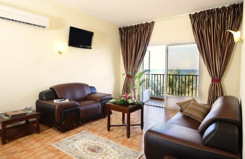 Resort Sur Beach Holiday Екстериор снимка