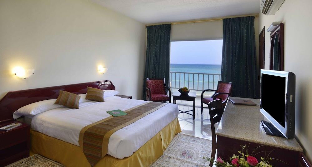 Resort Sur Beach Holiday Екстериор снимка
