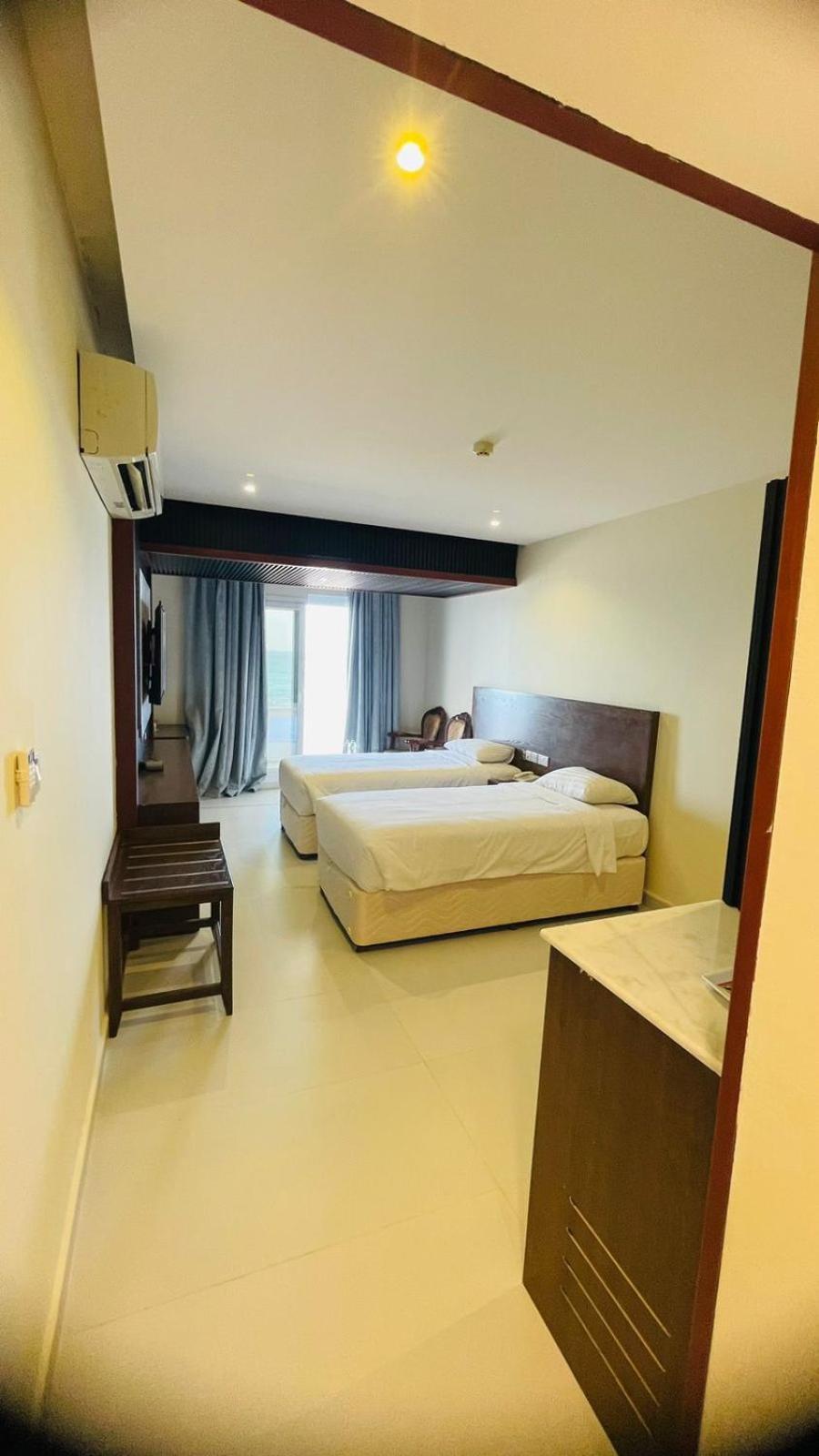 Resort Sur Beach Holiday Екстериор снимка