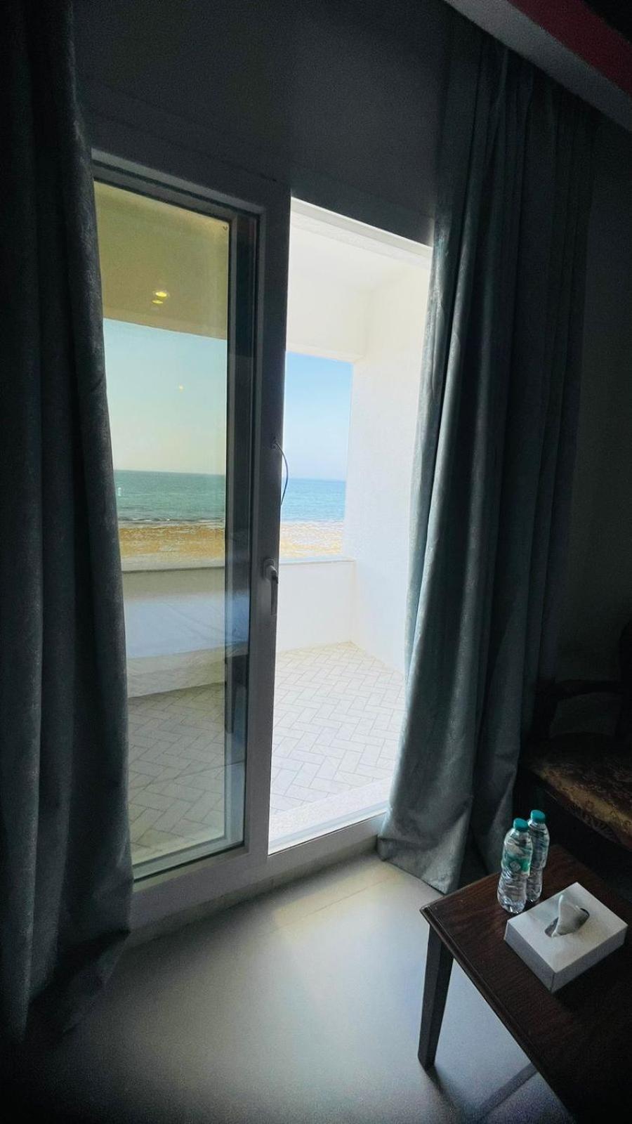 Resort Sur Beach Holiday Екстериор снимка