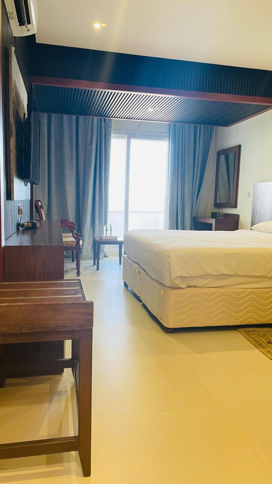 Resort Sur Beach Holiday Екстериор снимка
