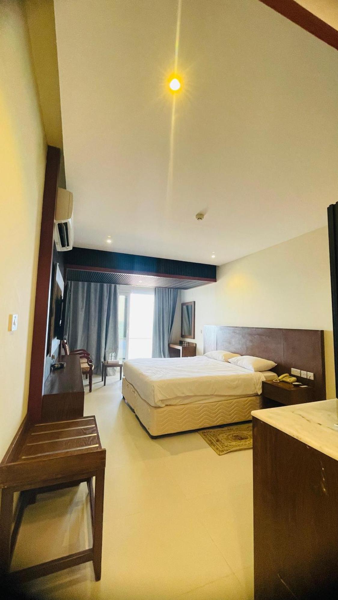 Resort Sur Beach Holiday Екстериор снимка